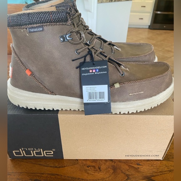 Men’s Lace up Hey Dude boots - Picture 2 of 4